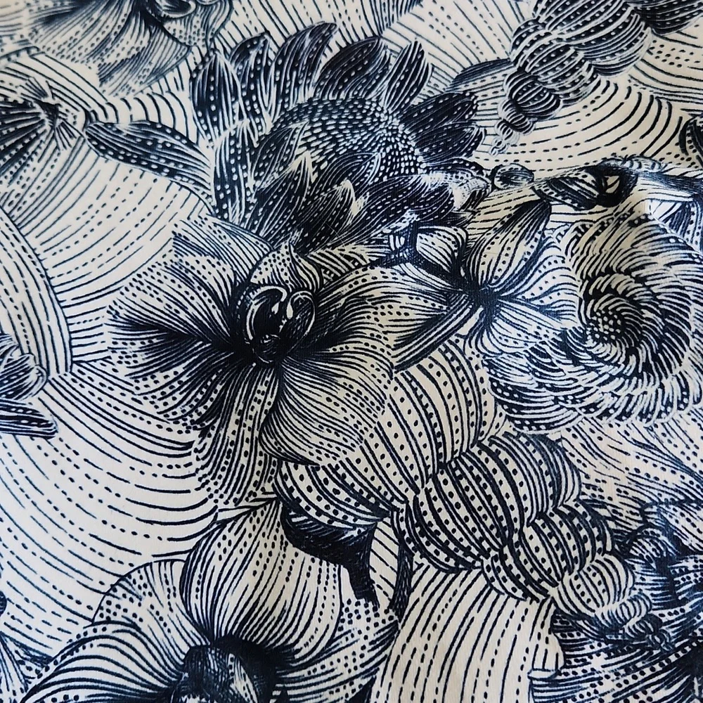 Fabletics Blue and White Midrise Powerhold Leggings - Picture 6 of 7